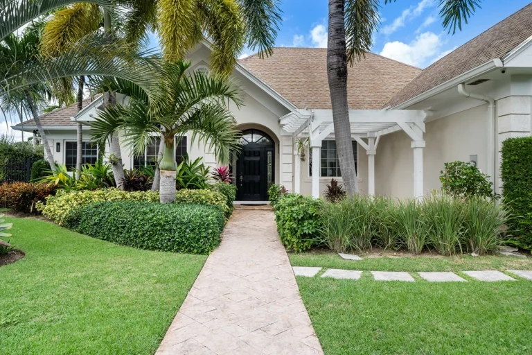 Front walkway and garden of the house at Hightides, Nassau